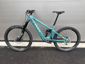 Použité Pivot SHUTTLE LT Shimano Deore XT 2025 Mountainbike — obrázek 12 z 14