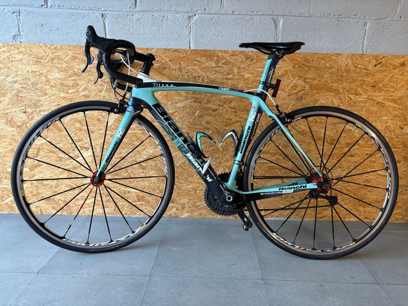 Použité Bianchi Oltre XR Mechanical Frameset 2013 2013 Road & Gravel — obrázek 1 z 8