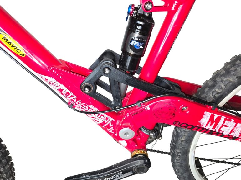 Used Commencal Meta 26" 2012 Mountainbike, Red — image 6 of 22