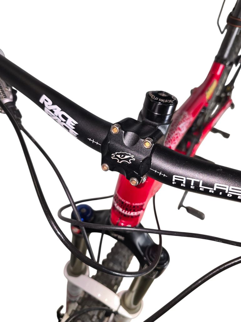 Used Commencal Meta 26" 2012 Mountainbike, Red — image 13 of 22