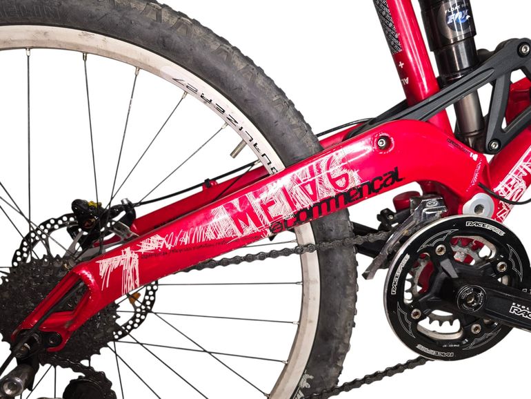 Used Commencal Meta 26" 2012 Mountainbike, Red — image 18 of 22