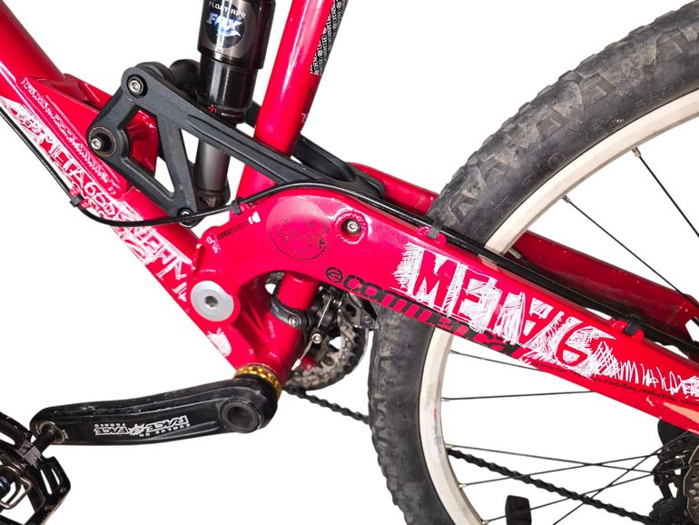 Used Commencal Meta 26" 2012 Mountainbike, Red — image 12 of 22