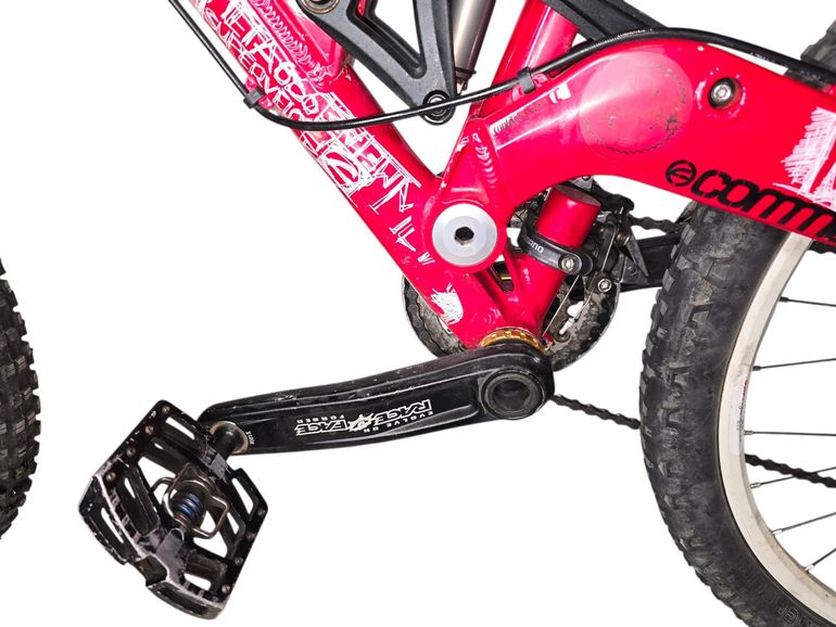 Used Commencal Meta 26" 2012 Mountainbike, Red — image 9 of 22