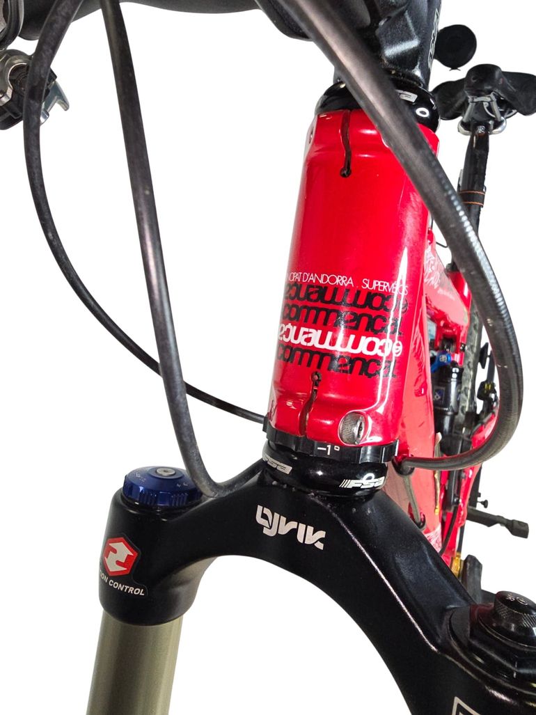 Used Commencal Meta 26" 2012 Mountainbike, Red — image 16 of 22