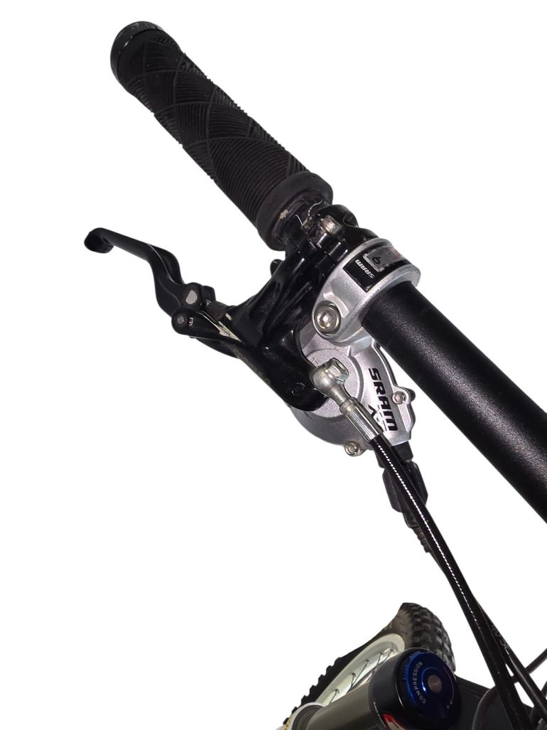 Used Commencal Meta 26" 2012 Mountainbike, Red — image 14 of 22