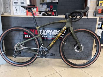 Pinarello, GREVIL F3 SHIMANO GRX 820 2025