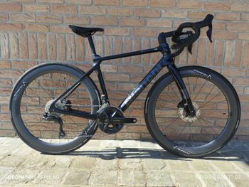 Bianchi, Infinito XE 105 Di2 2023