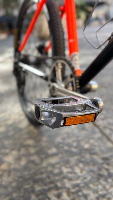Used Bianchi Custom Shimano Tourney 1994 Mountainbike, Orange, 26 — image 5 of 13