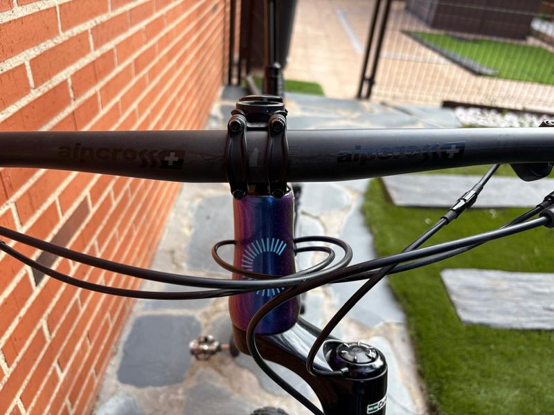 Used Cannondale Carbon 2 2024 Mountainbike, Purple, 29 — image 13 of 13