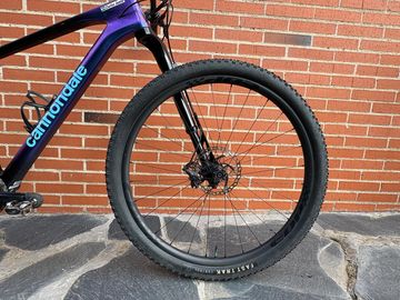Used Cannondale Carbon 2 2024 Mountainbike, Purple, 29 — image 8 of 13