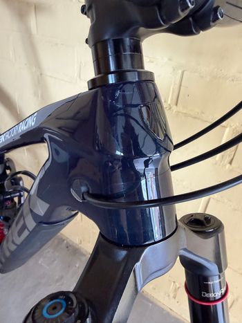 Used Trek Slash 9.8 XT Gen 5 2023 2023 Mountainbike, Blue, 29 — image 7 of 14