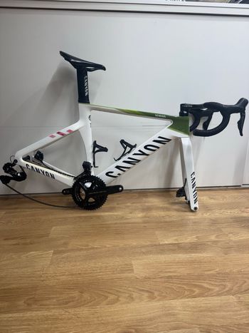 Canyon, Aeroad CFR Di2 2026