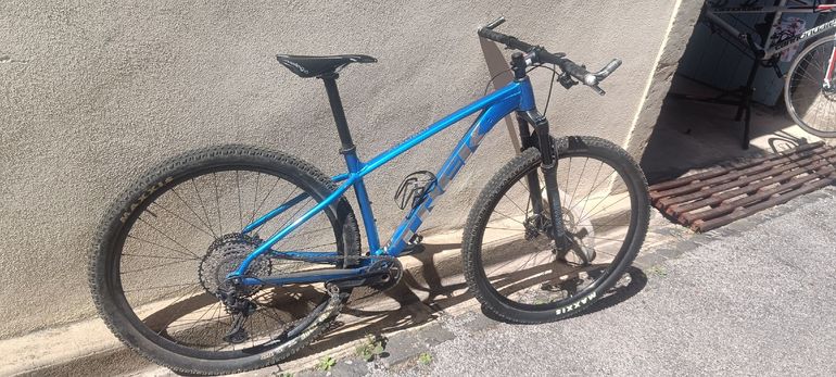 Used Trek X-Caliber 9 2021 2021 Mountainbike, Blau, 29 — image 1 of 3