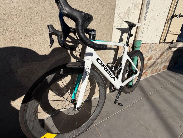 Used Orbea ORCA AERO M10iTEAM 2019 2019 Road & Gravel, White — image 3 of 7