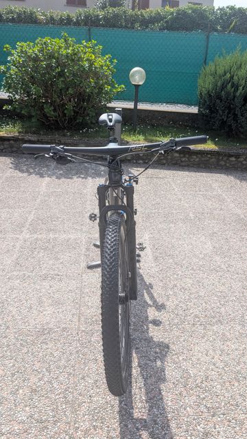 Used Trek Procaliber 9.8 2023 2023 Mountainbike, Purple, 29 — image 10 of 10