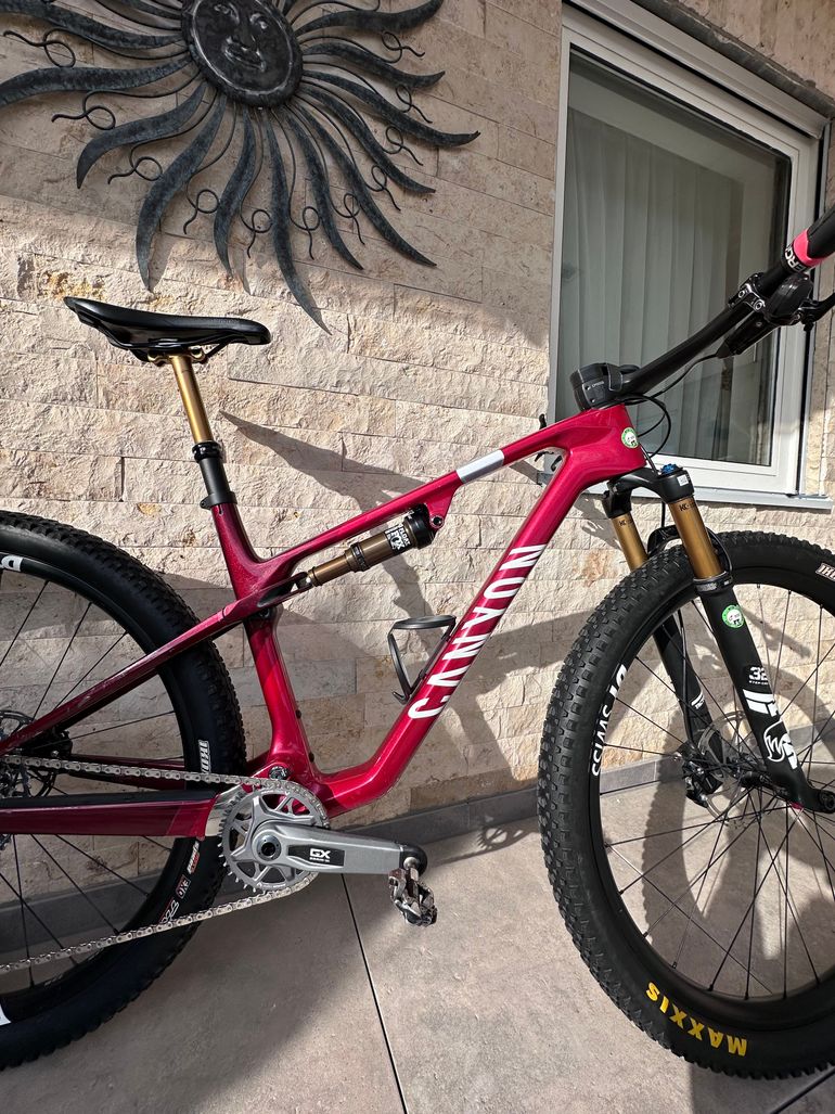 Used Canyon Lux World Cup CF 8 2024 2024 Mountainbike, Red, 29 — image 4 of 9