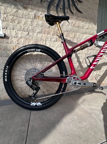 Used Canyon Lux World Cup CF 8 2024 2024 Mountainbike, Red, 29 — image 3 of 9