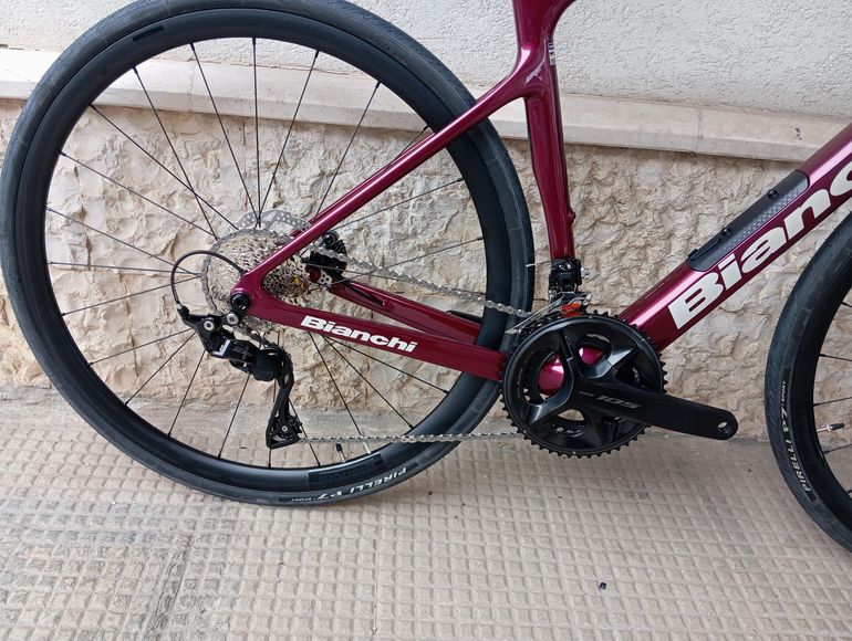 Used Bianchi INFINITO 105 2026 2026 Road & Gravel — image 2 of 5