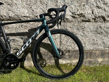 Used Scott Addict RC Pro 2022 2022 Road & Gravel, Green — image 6 of 8