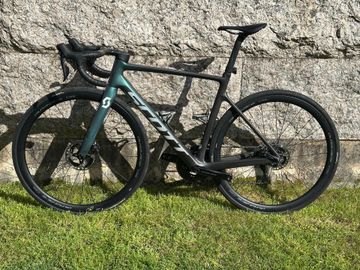 Used Scott Addict RC Pro 2022 2022 Road & Gravel, Green — image 4 of 8