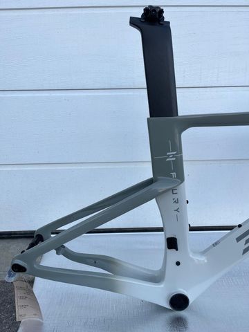 Używany ZEEN Fury Frameset 2026 Road & Gravel — zdjęcie 9 z 16