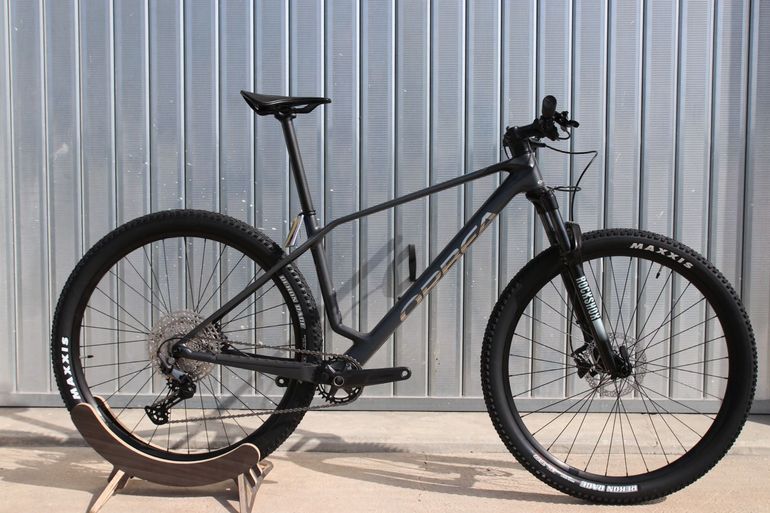 Used Orbea ALMA M50 2026 2026 Mountainbike, Light Gray — image 1 of 15
