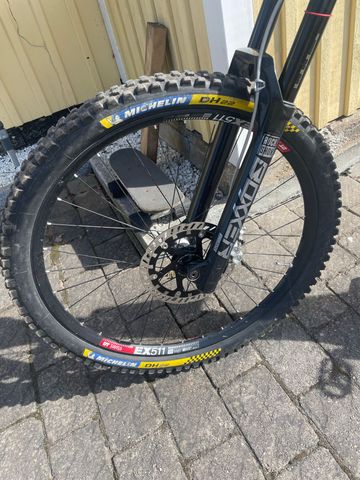 Tweedehands Commencal Furious SRAM GX Eagle 2021 Mountainbike — afbeelding 4 van 16