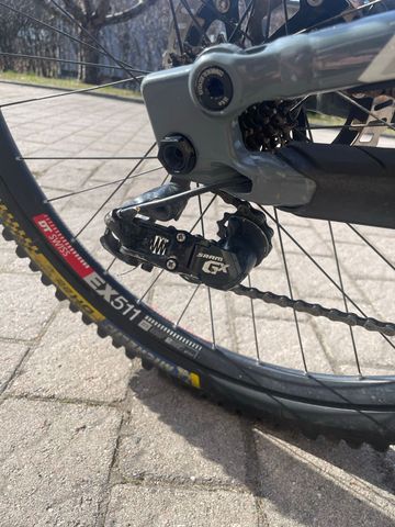 Tweedehands Commencal Furious SRAM GX Eagle 2021 Mountainbike — afbeelding 6 van 16