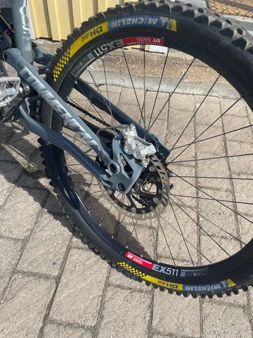 Tweedehands Commencal Furious SRAM GX Eagle 2021 Mountainbike — afbeelding 5 van 16