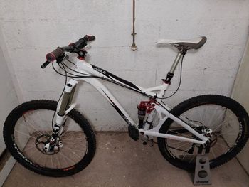 Used Labyrinth Labyrinth Custom Shimano Deore XT 2010 Mountainbike, White — image 2 of 5