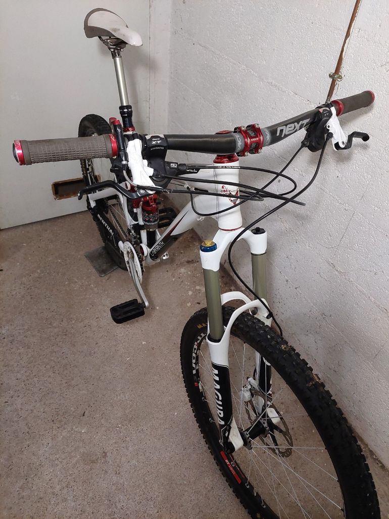 Used Labyrinth Labyrinth Custom Shimano Deore XT 2010 Mountainbike, White — image 3 of 5