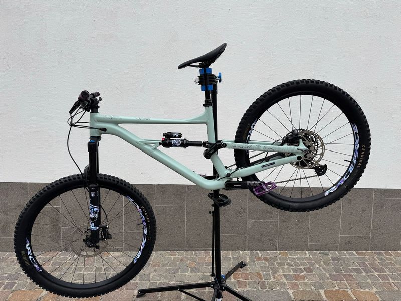 Použité Specialized Status 160 2022 2022 Mountainbike — obrázek 2 z 5