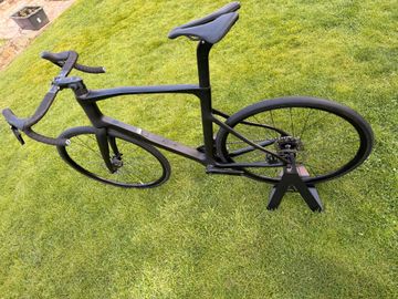 Brugt Pinarello X3 105 Di2 2024 2024 Road & Gravel — billede 2 af 12