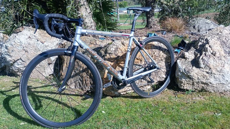 Used Commencal Commencal Custom Shimano Ultegra 2002 Road & Gravel, Hellgrau — image 2 of 6