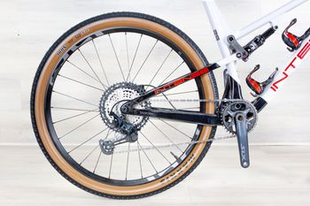 Used Intense Sniper X 2025 Mountainbike, White — image 3 of 17