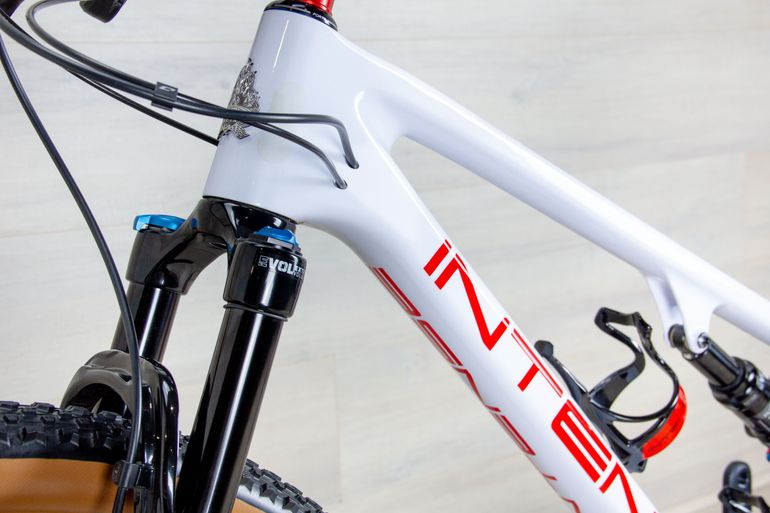 Used Intense Sniper X 2025 Mountainbike, White — image 17 of 17