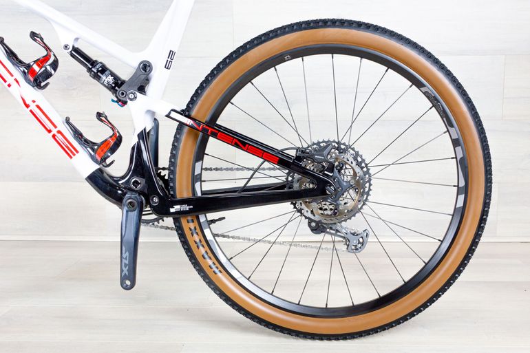 Used Intense Sniper X 2025 Mountainbike, White — image 12 of 17