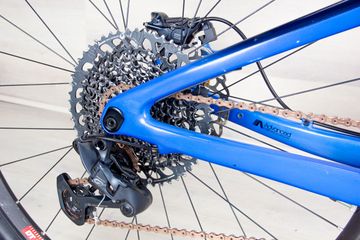 Used Giant Reign Advanced Pro 2 2020 Mountainbike, Blue — image 8 of 20