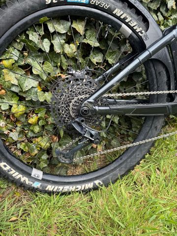 Used Giant Reign E+ 2, 2022 2022 Mountainbike, Black, 29 — image 3 of 15