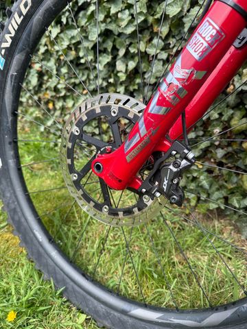 Used Giant Reign E+ 2, 2022 2022 Mountainbike, Black, 29 — image 9 of 15