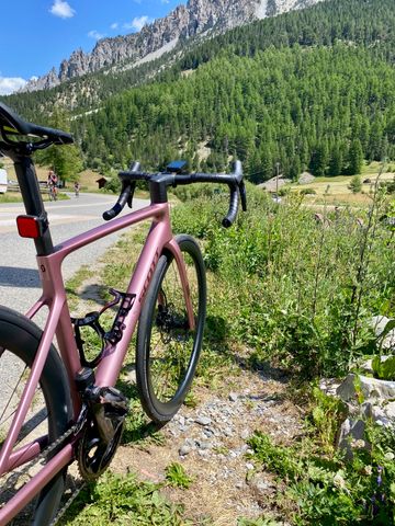 Used Scott Addict RC 30 2025 Road & Gravel, Purple — image 3 of 4