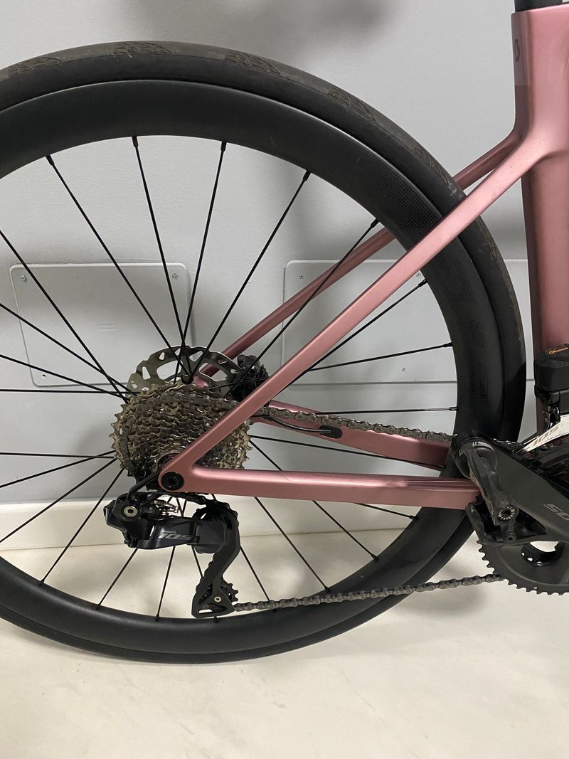Used Scott Addict RC 30 2025 Road & Gravel, Purple — image 4 of 4