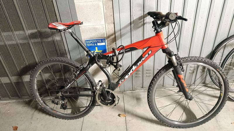 Used Nuzzi Custom Shimano Tourney 2014 MTB