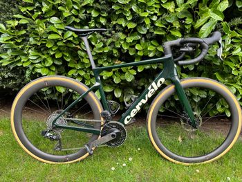 Cervélo, Caledonia-5 SRAM Force Emerald Cream Reserve 42TA, DT Swiss 370
