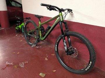 Used Ghost Riot SRAM X01 Eagle AXS 2024 Mountainbike, Green, 29 — image 3 of 4