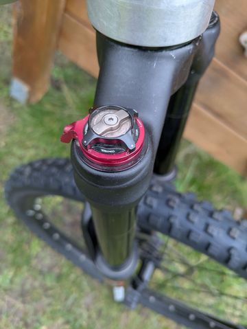 Used Nicolai Custom Shimano Deore 2015 Mountainbike, Light Gray — image 12 of 17
