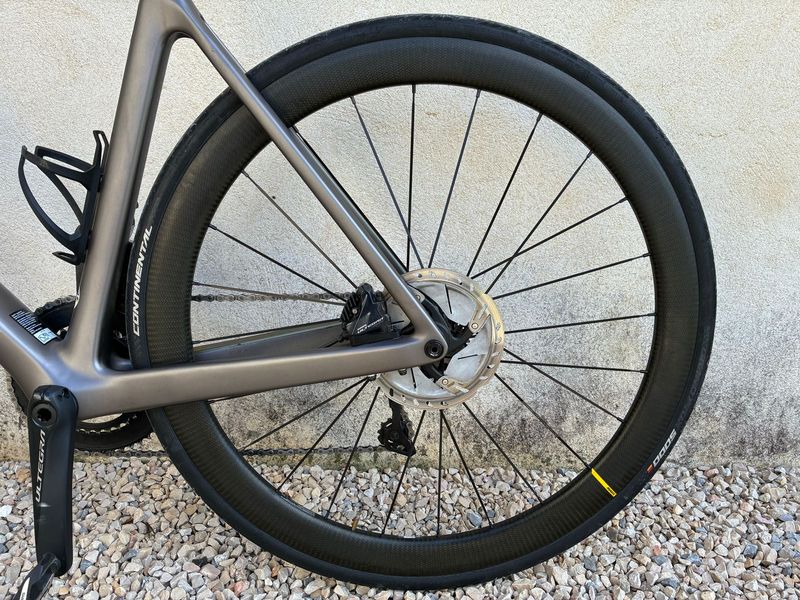 Scott Addict RC 15 2022 2022 Road & Gravel usato, Grigio chiaro — immagine 8 di 8
