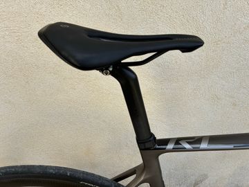 Scott Addict RC 15 2022 2022 Road & Gravel usato, Grigio chiaro — immagine 5 di 8