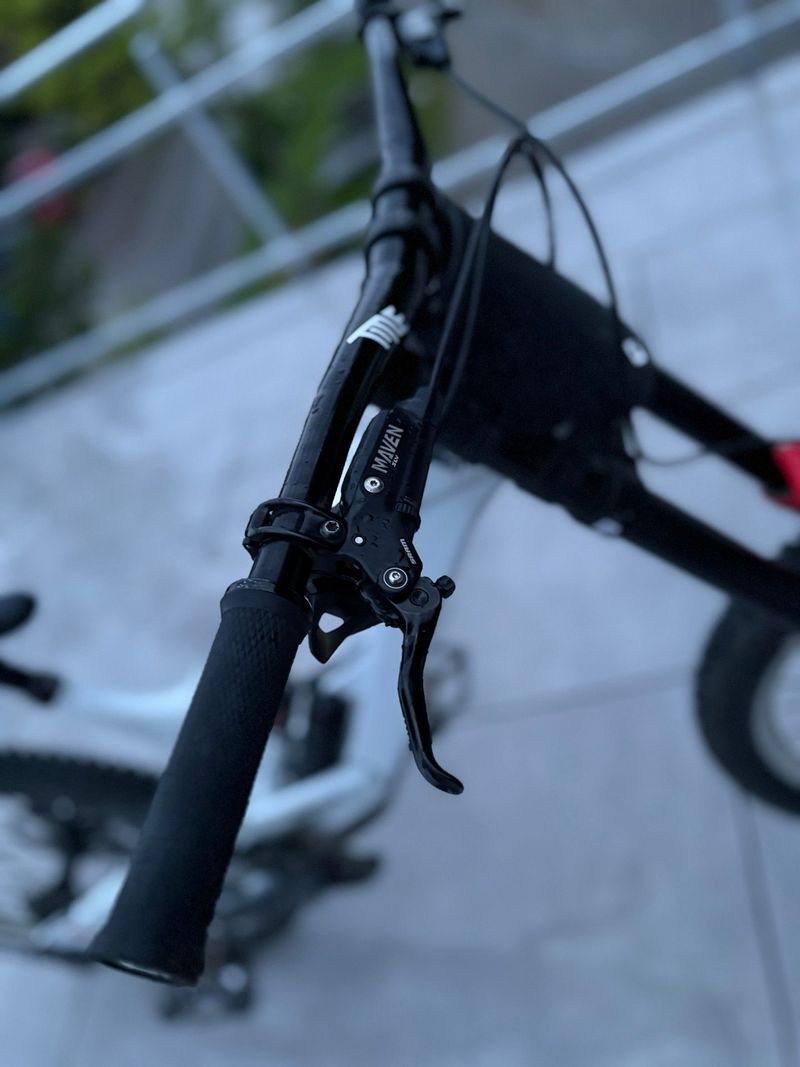 Gebrauchtes YT Industries Tues CORE 1 2025 2025 Mountainbike, Weiß, 27.5 — Bild 6 von 7