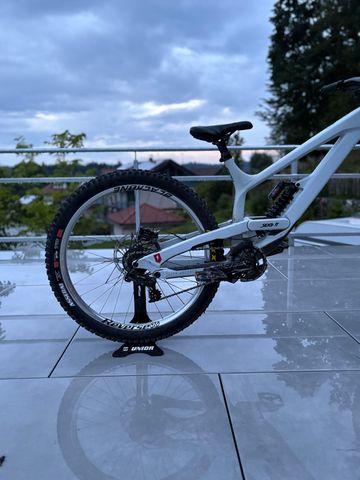 Gebrauchtes YT Industries Tues CORE 1 2025 2025 Mountainbike, Weiß, 27.5 — Bild 4 von 7